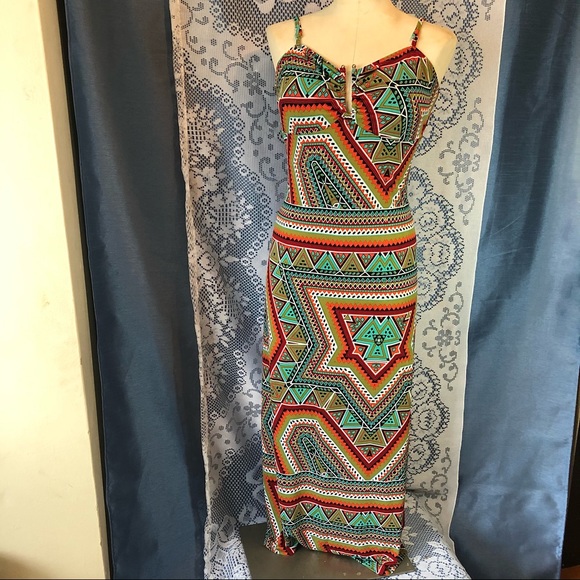 Halter Style Summer Dress - Picture 8 of 9